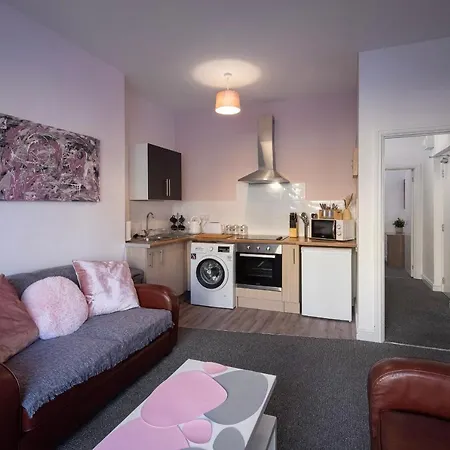 Bank Street 3 *