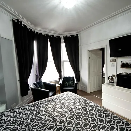 Rossall House , For Families & Couples Guest house 3*