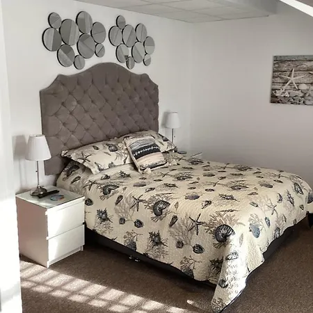 By The Seaside Bed & Breakfast