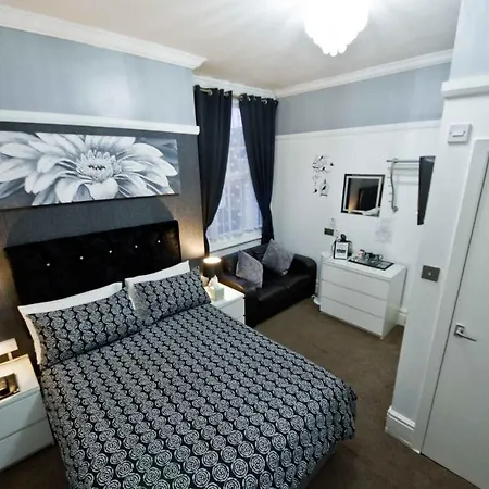 Guest house Rossall House , For Families & Couples Blackpool