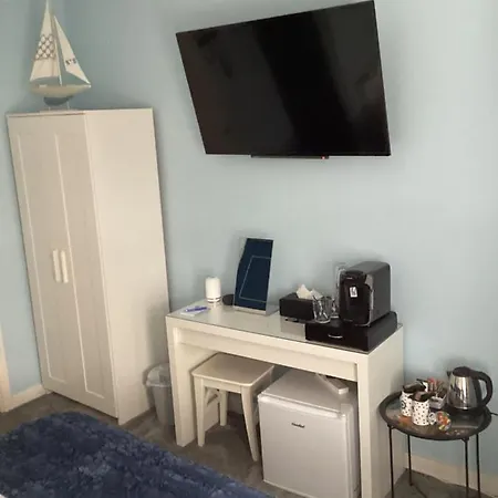 By The Seaside Bed & Breakfast Blackpool