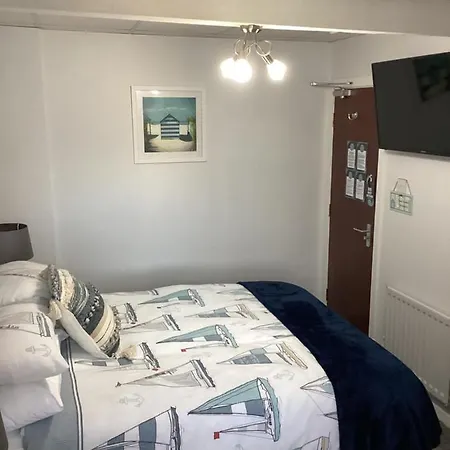 By The Seaside Bed & Breakfast *