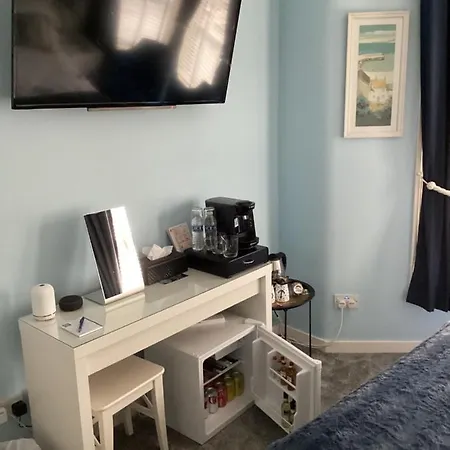 By The Seaside Bed & Breakfast