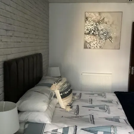 Bed & Breakfast By The Seaside *