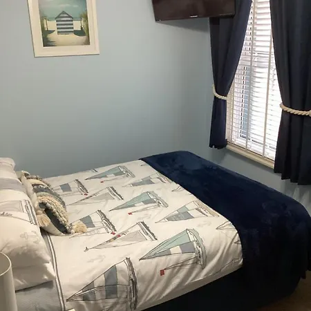 By The Seaside Bed & Breakfast *