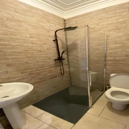Alexander Hotel 2*