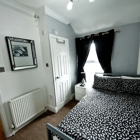 Rossall House , For Families & Couples 3* Blackpool