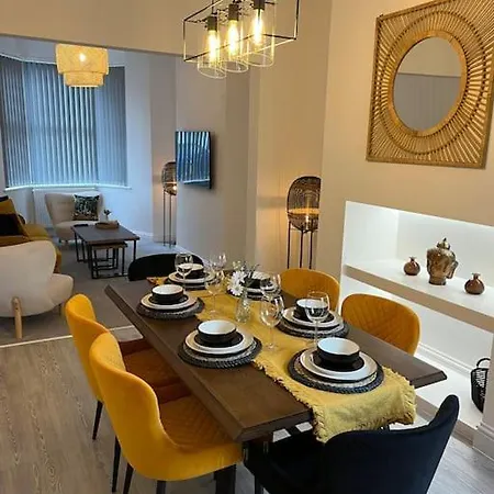 Brand New Stunning Family House