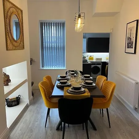 Brand New Stunning Family House *