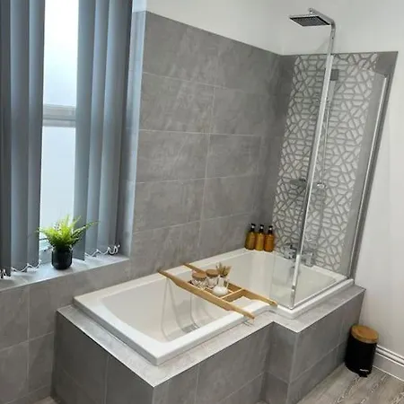 Brand New Stunning Family House *