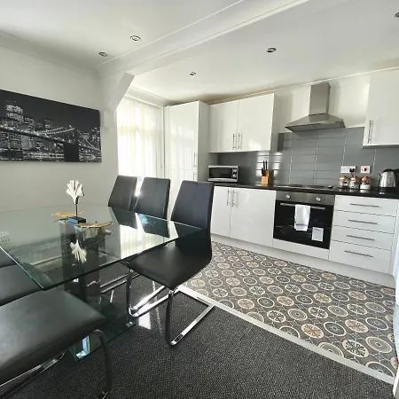 Fabrik - Harrowside By Service Apartements *