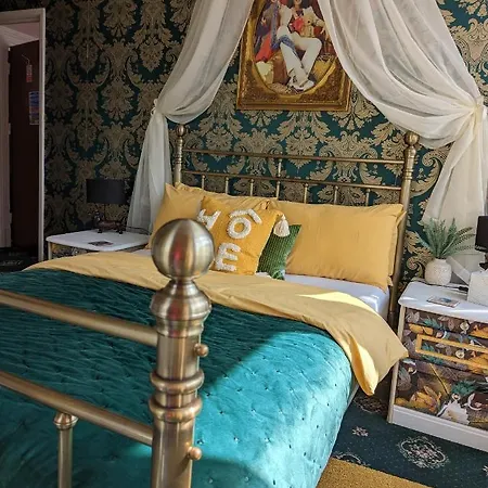 Bed & Breakfast The Mercury, - Over 21's Only Blackpool