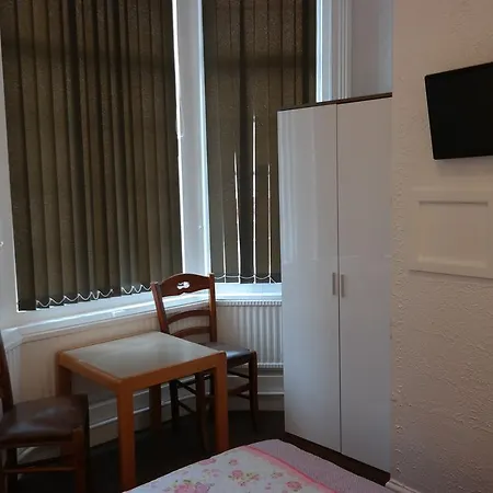 Cardoh Guest house 3*