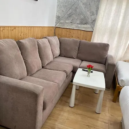 Ariana House Hotel-families And Couples Only Guest house