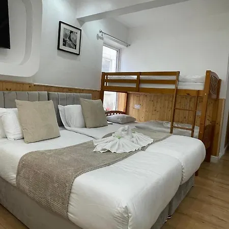 Ariana House Hotel-families And Couples Only Guest house *