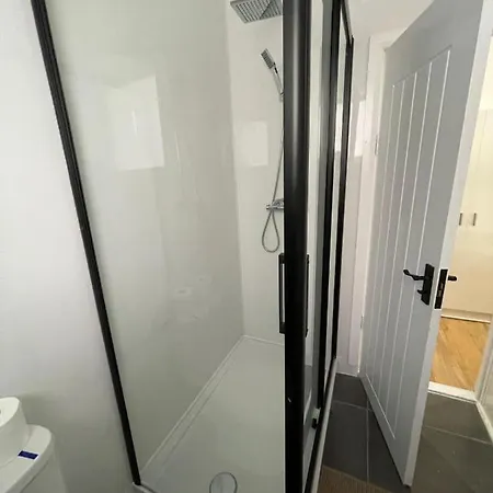 Ariana House Hotel-families And Couples Only