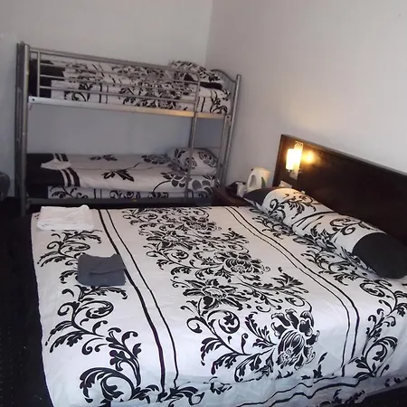 The Woodfield , Indoor Heated Swimming Pool, Spacious Lounge And Bar 3* Blackpool