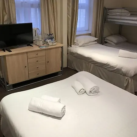 Queens Plaza 3* Blackpool