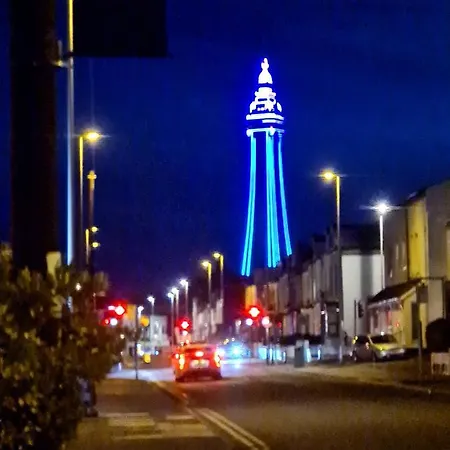 Tower Views 2 Bedroom House With Private Parking Blackpool