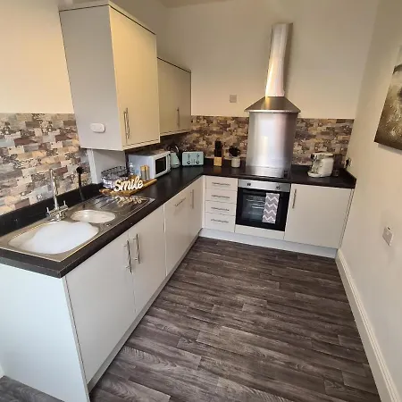 Tower Views 2 Bedroom House With Private Parking * Blackpool