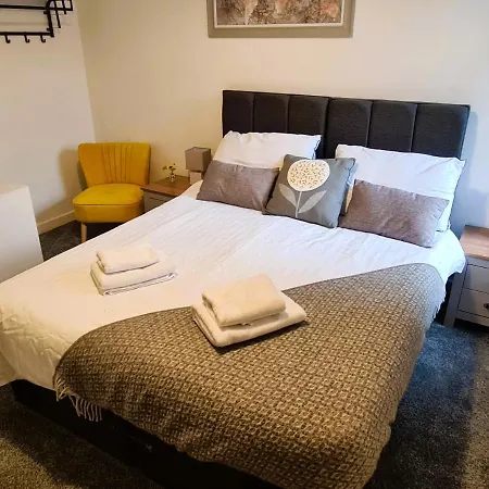 Tower Views 2 Bedroom House With Private Parking Blackpool