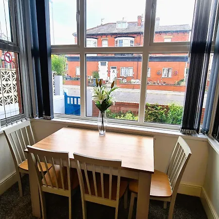 Ferienhaus Tower Views 2 Bedroom House With Private Parking *