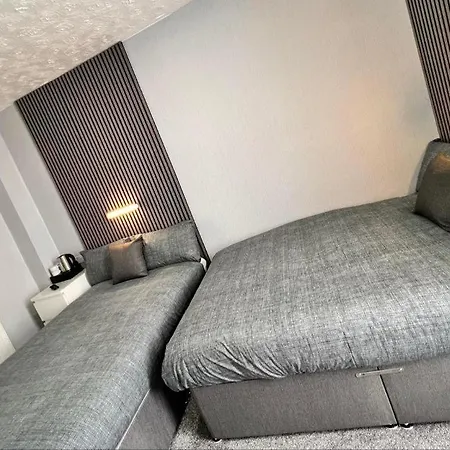 Clifton Private Hotel 3*