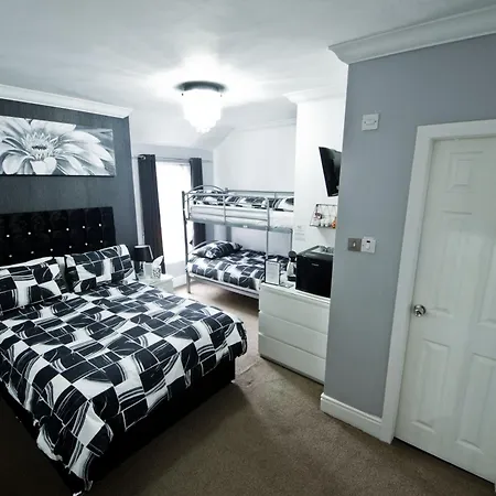 Guest house Rossall House , For Families & Couples Blackpool
