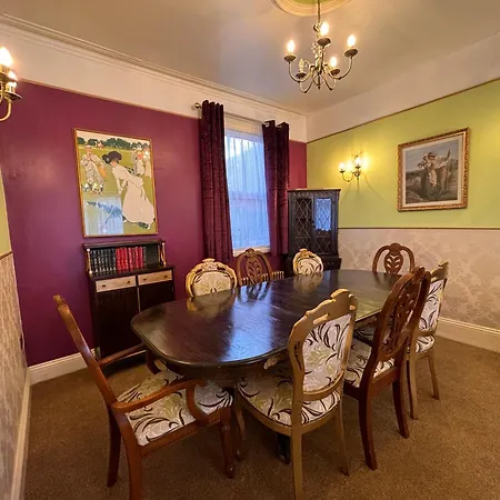 Holiday home Anderton House, Unique 6 Bedroom