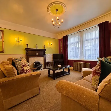 Holiday home Anderton House, Unique 6 Bedroom