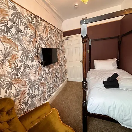 Holiday home Anderton House, Unique 6 Bedroom