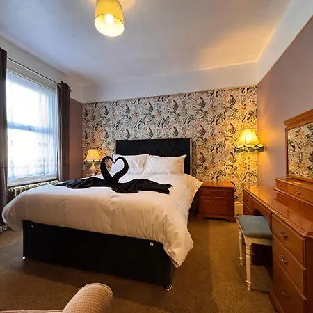 Anderton House, Unique 6 Bedroom * Blackpool