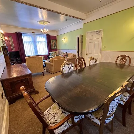 Anderton House, Unique 6 Bedroom *