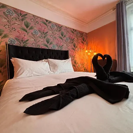 Anderton House, Unique 6 Bedroom Holiday home