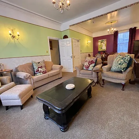 Anderton House, Unique 6 Bedroom Holiday home *