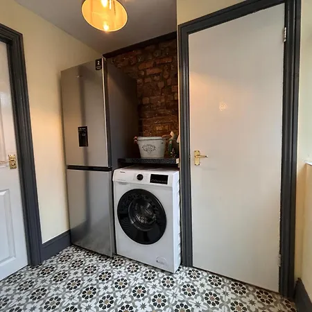 Holiday home Anderton House, Unique 6 Bedroom Blackpool