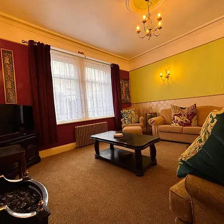 Anderton House, Unique 6 Bedroom