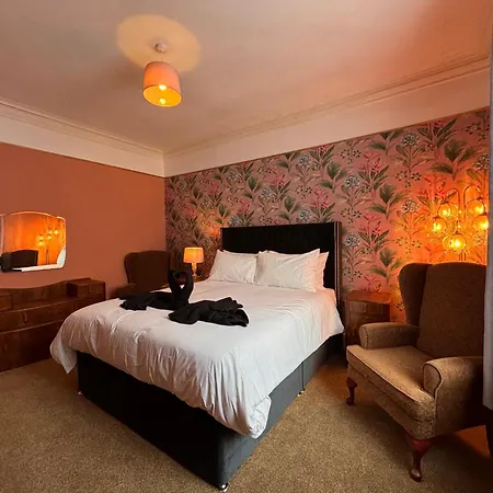 Holiday home Anderton House, Unique 6 Bedroom Blackpool