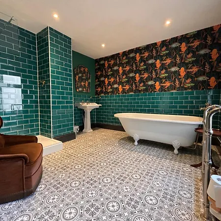Holiday home Anderton House, Unique 6 Bedroom *