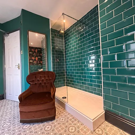 Anderton House, Unique 6 Bedroom *