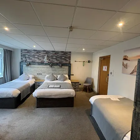 On The Prom At The Fernlea 3* Lytham St Annes