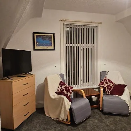 Lawnswood Apartment
