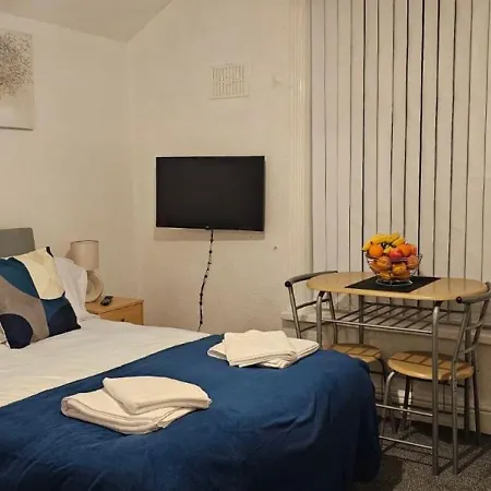 Lawnswood Apartment
