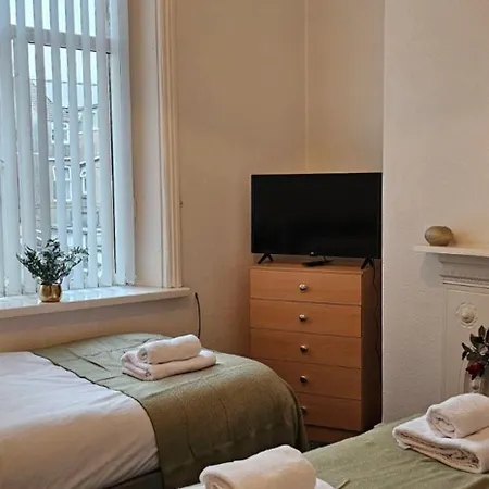 Lawnswood Apartment