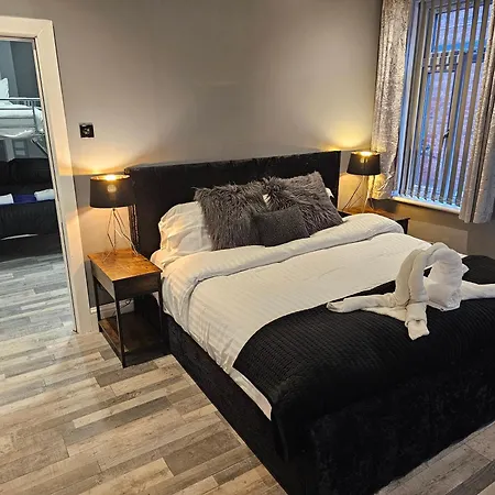 Tamarind Cove & Barrons Otel 4*
