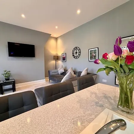 Apartment Teds Apartments-town Centre-apt3 *