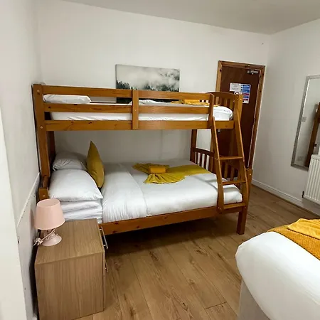 Ariana House Hotel-families And Couples Only *