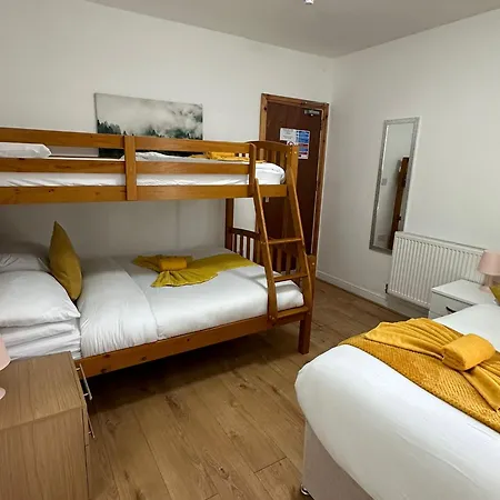 Ariana House Hotel-families And Couples Only Guest house Blackpool