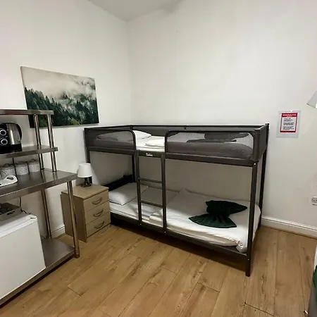 Ariana House Hotel-families And Couples Only Guest house Blackpool