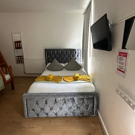 Ariana House Hotel-families And Couples Only *